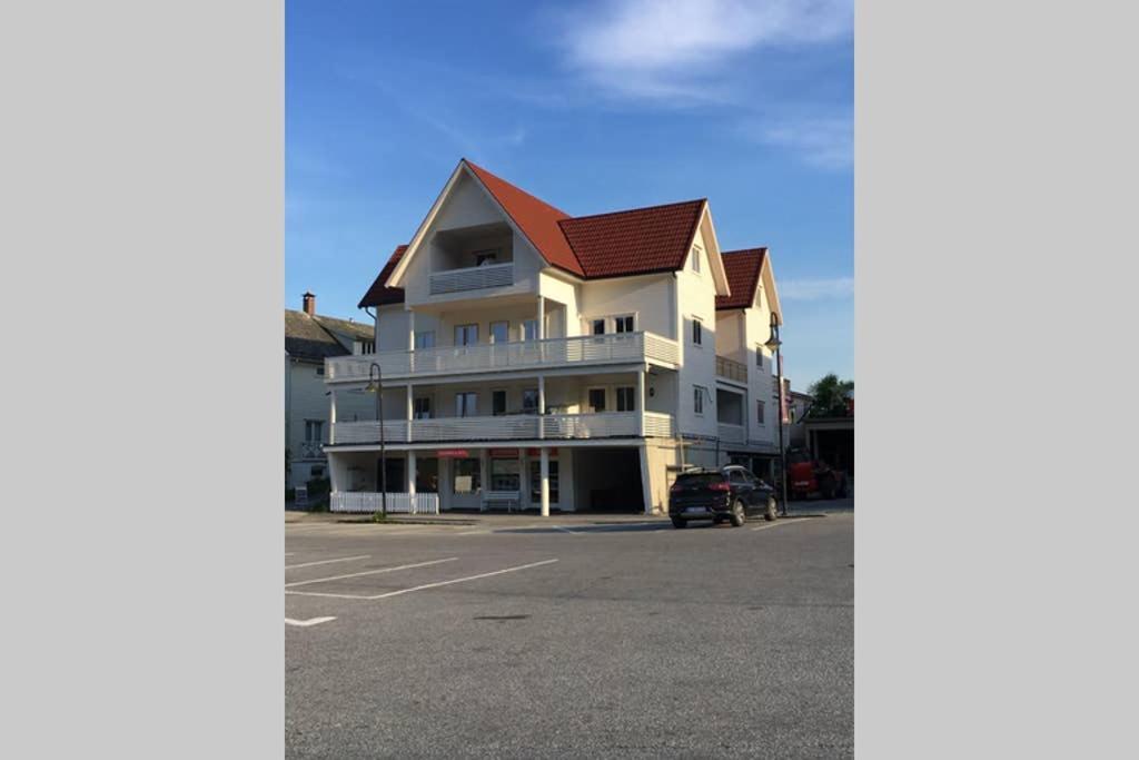 Balestrand Fjordapartments Holmen 19A Exterior photo