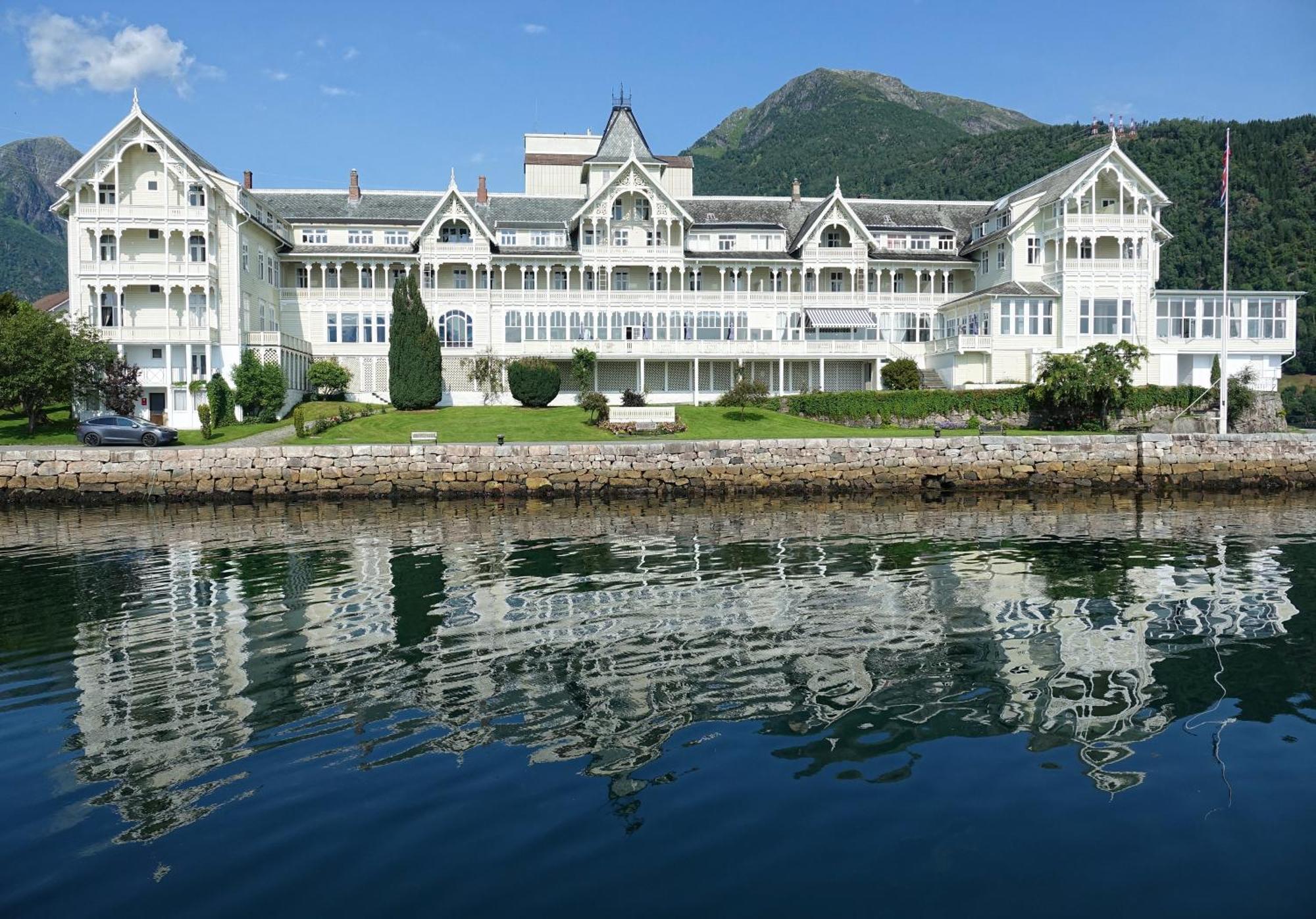 Balestrand Fjordapartments Holmen 19A Exterior photo